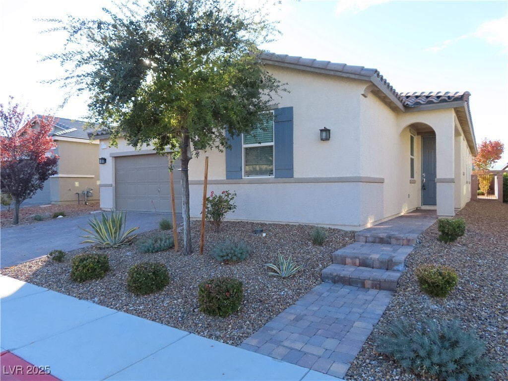 Primary Photo - 2771 Alta Vista St