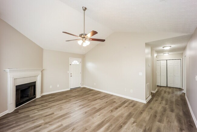 Building Photo - 220 Willow Springs Dr