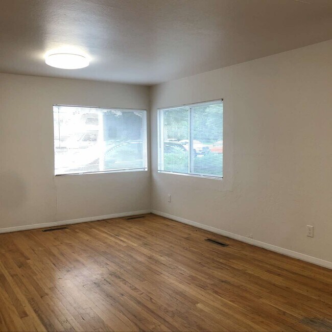 Foto del edificio - 1017 W Mulberry St