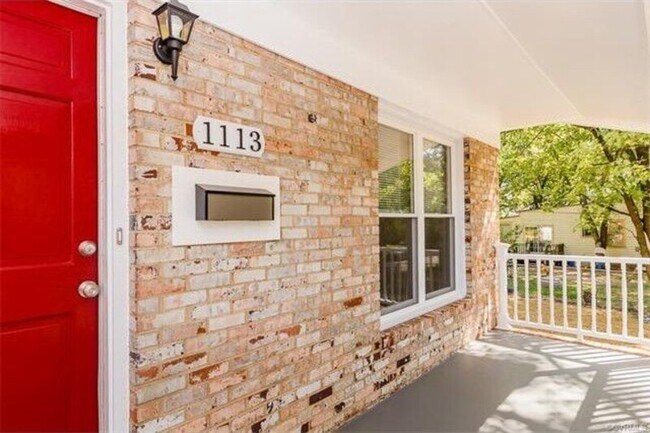 Foto del edificio - 1113 Eggleston St