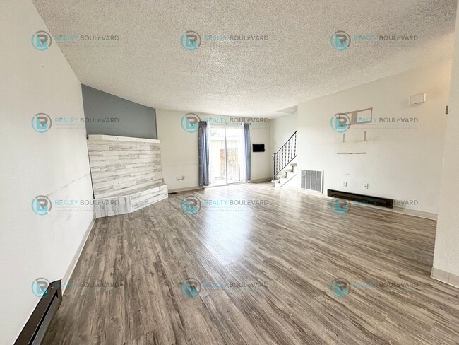 Building Photo - 527 Smithridge Park