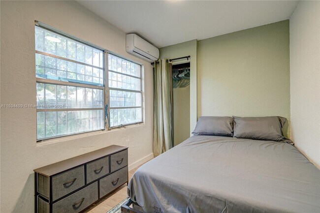 Foto del edificio - 1020 NW 33rd St