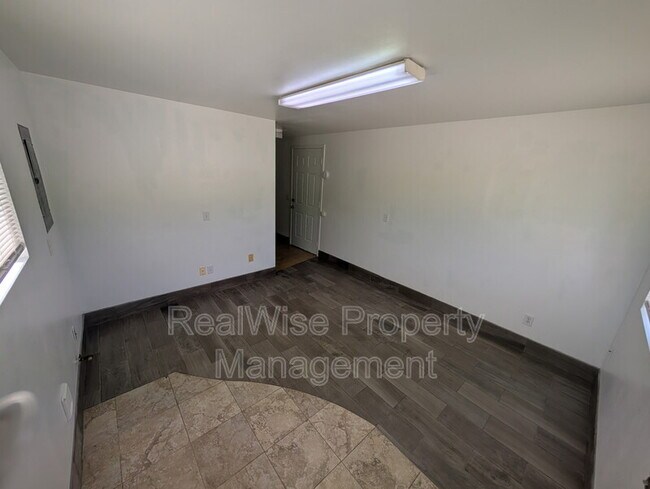 Foto del edificio - 333 S Old Pacific Hwy