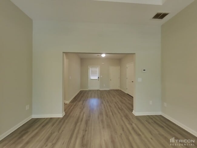 Building Photo - 252 Oaken Bucket Dr