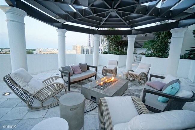 Building Photo - 8050 SW 72nd Ave