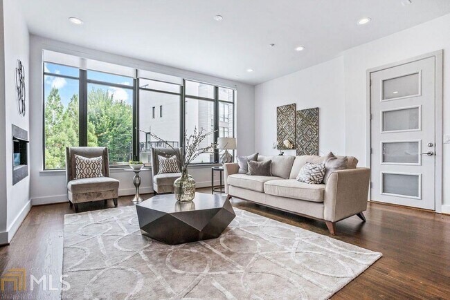 Foto del edificio - 906 Lenox Blvd