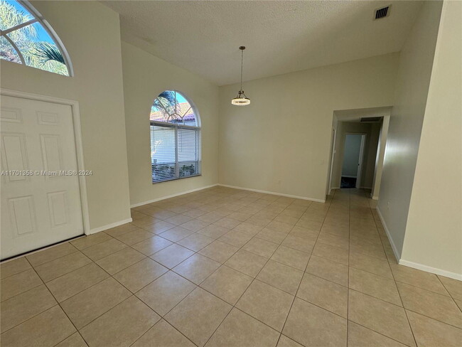 Foto del edificio - 7440 NW 65th Ln