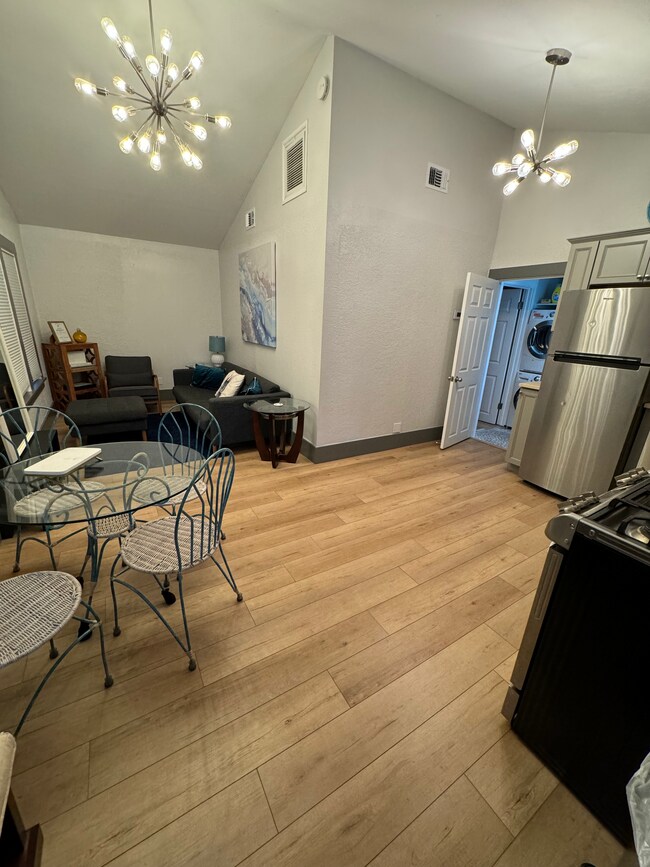 Foto del edificio - 3045 Melton St N