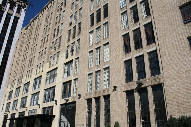 1122 Jackson St Unit 318, Dallas, TX 75202 Condo for