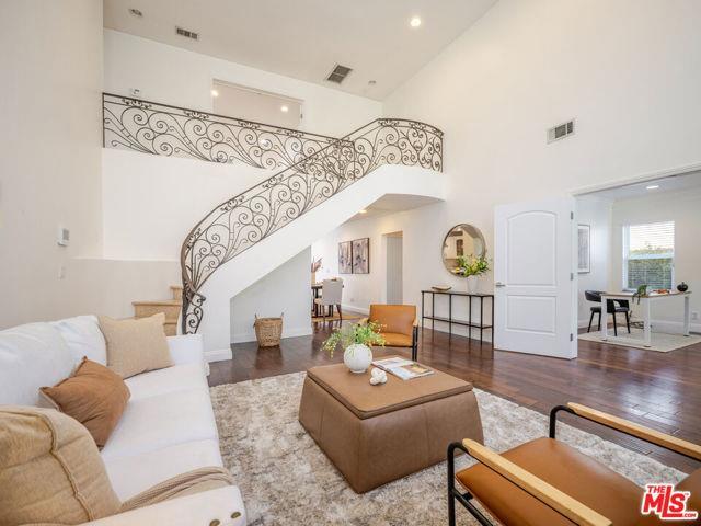 Foto del edificio - 5417 Allott Ave