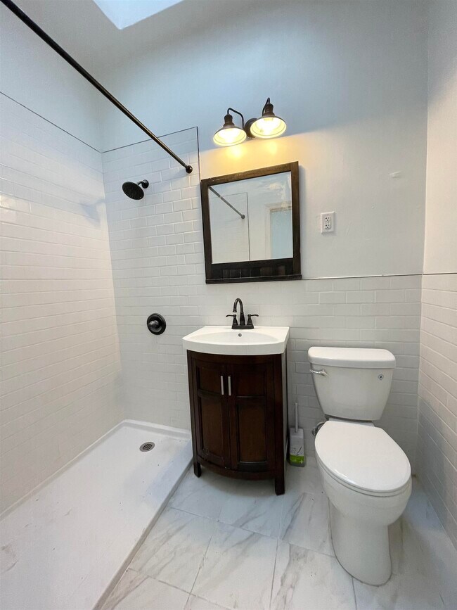 Foto del edificio - 38.5 Belmont Ave