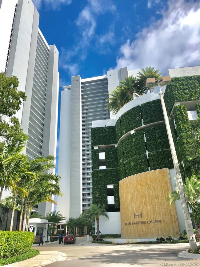 Foto del edificio - 16385 Biscayne Blvd