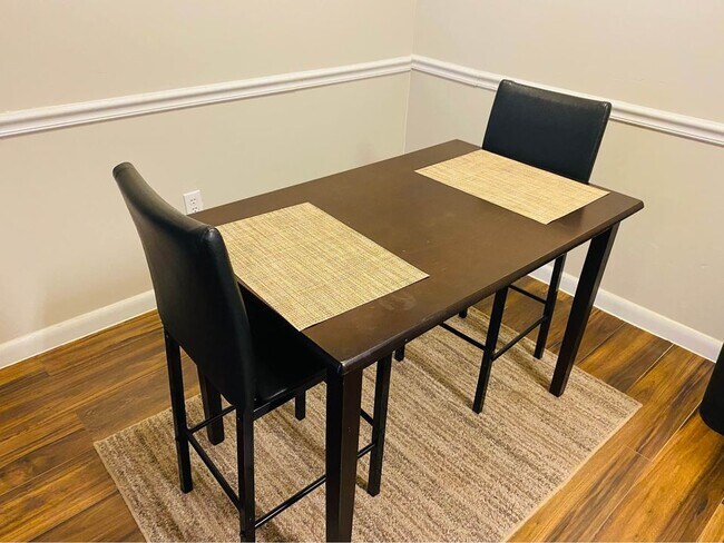 Foto del edificio - 1211 Metze Rd