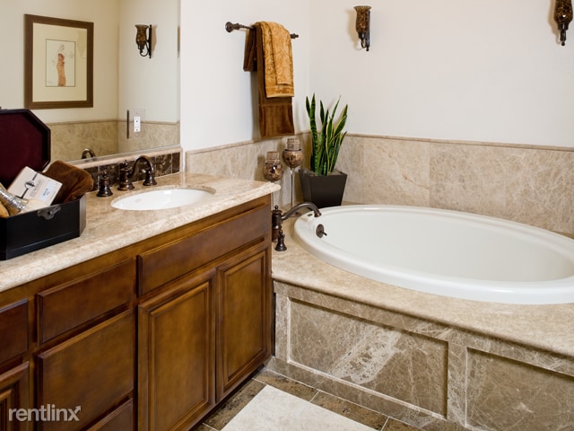 Building Photo - 2 br, 2 bath Apartment - The Montecito