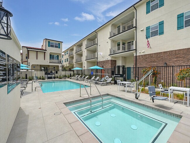 Building Photo - The Commodore