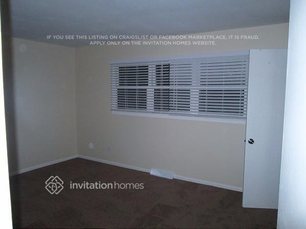 Foto del edificio - 4913 Lakeshore Dr