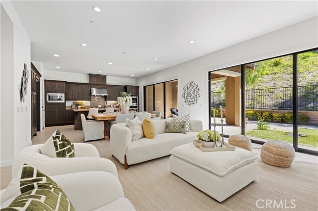 Building Photo - 40 Forster