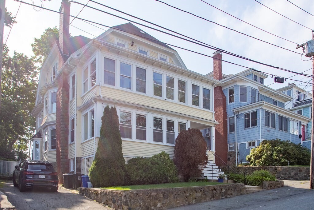 Primary Photo - 56 Greenwood Ave