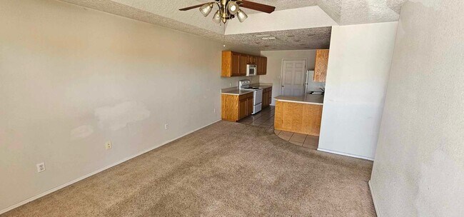 Building Photo - 522 S Abilene Ave