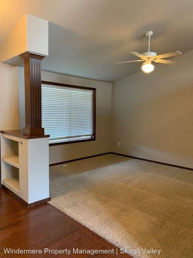 Building Photo - 3 br, 2.5 bath House - 926 Dallas Street