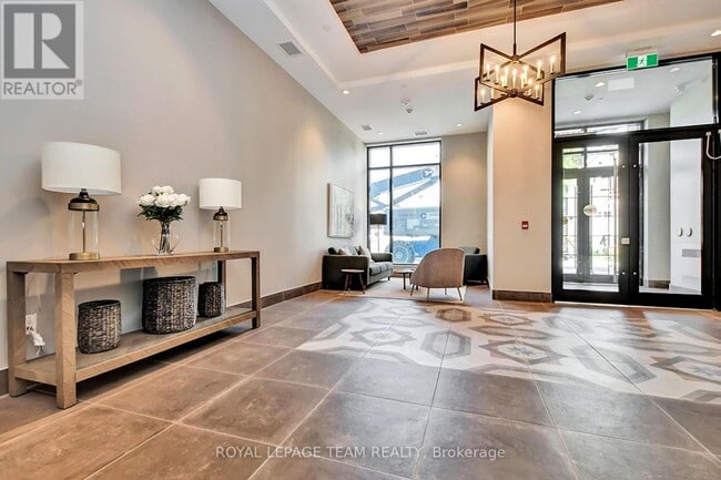 Building Photo - 60 Springhurst Ave