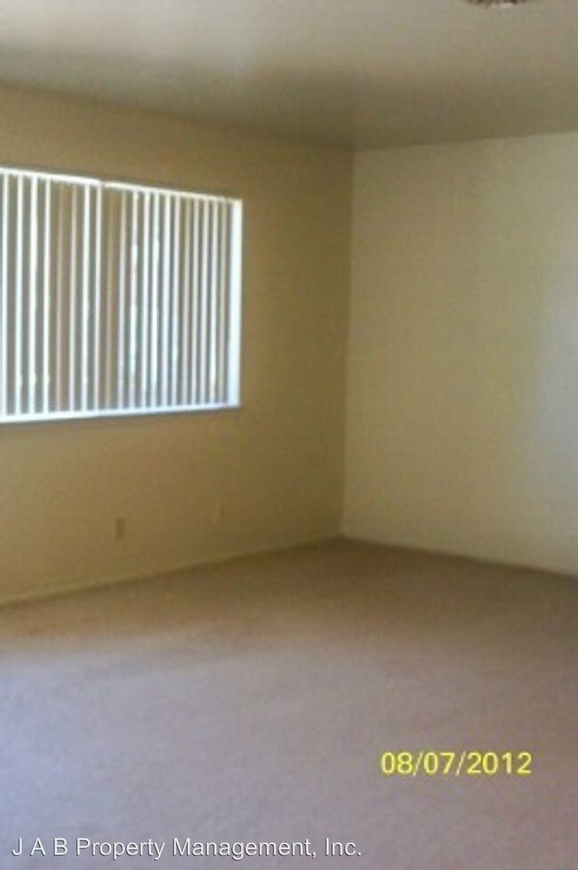 Building Photo - 245 Strathaven Way