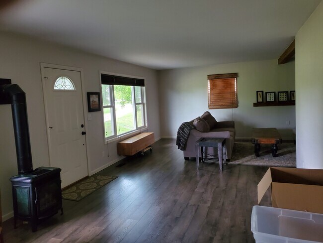 Building Photo - 839 610th St