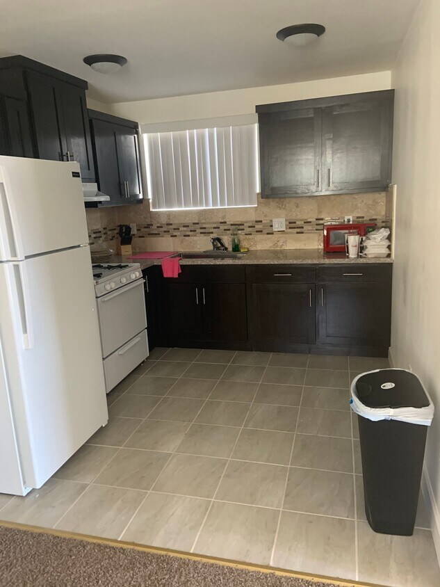 Foto del edificio - 241 E 111th St
