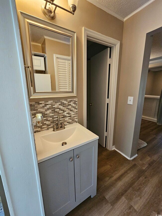 Building Photo - 610 Putters Ln