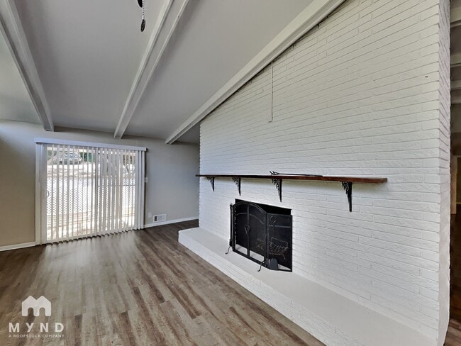 Foto del edificio - 1322 N Cliff Valley Way NE