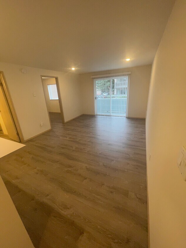 Living Room - 2228 Eastlake Ave E