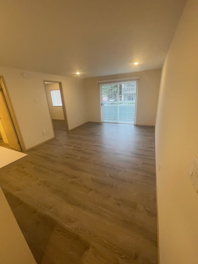 Living Room - 2228 Eastlake Ave E
