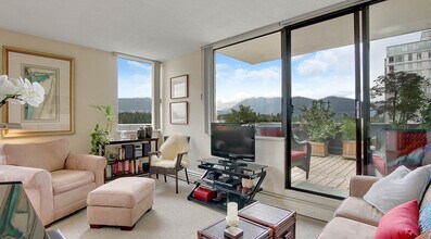 Building Photo - 1905 Robson St