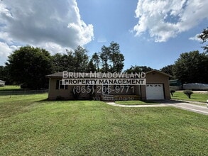 Building Photo - 103 Mapletree Ln