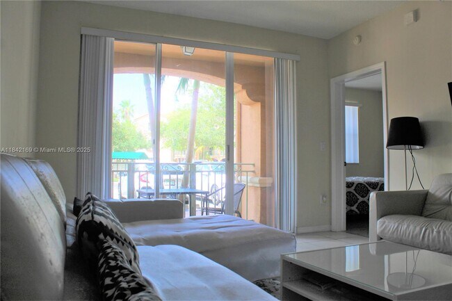 Foto del edificio - 6340 NW 114th Ave