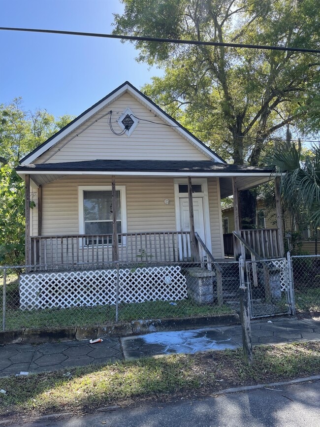 Building Photo - 425 Belfort St