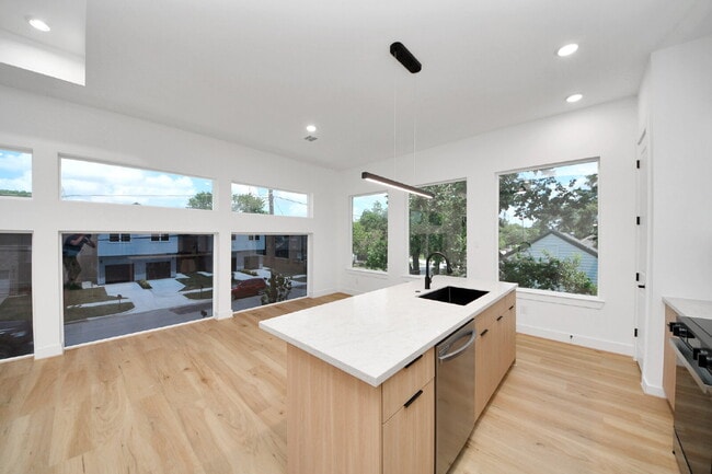 Photo - Welcome to 7117 Eastwood St, Houston, TX 77021. Apartment