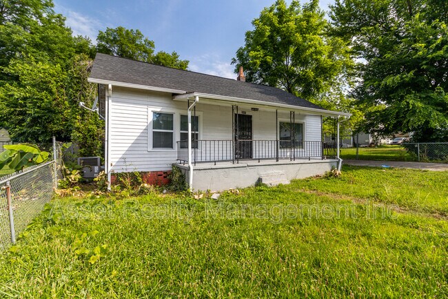 Foto del edificio - 2647 Selma Avenue