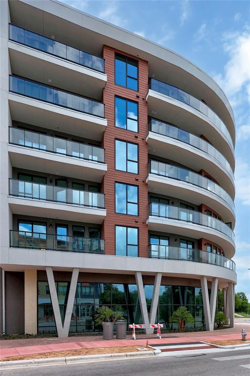 Foto del edificio - 1701 Simond Ave