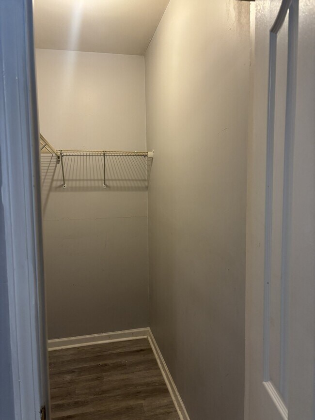 Photo - 559 Woodlawn Ave NW Apartment