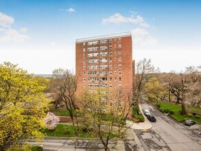 Building Photo - 4525 Henry Hudson Pkwy
