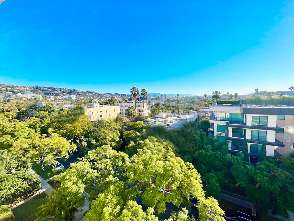 441 N Oakhurst Dr Unit 702, Beverly Hills, CA 90210 Condo for Rent in