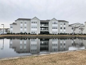 Building Photo - 8642 South Bridge Dr