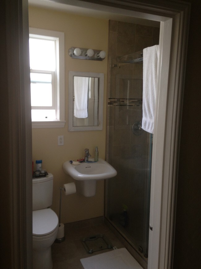 Bathroom - 32 N Ellsworth Ave