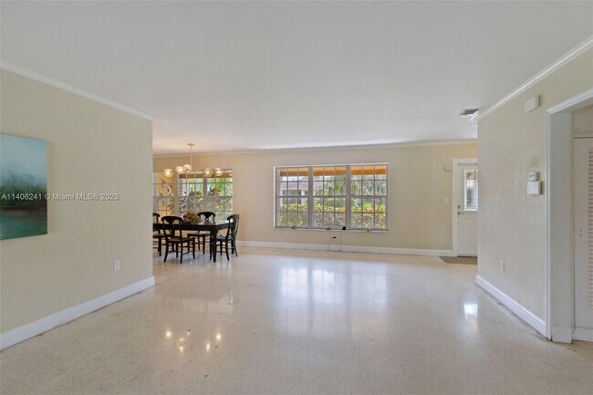 Building Photo - 6190 SW 63rd Ave