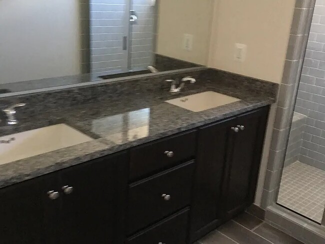 Foto del edificio - 8148 Honey Bee Way