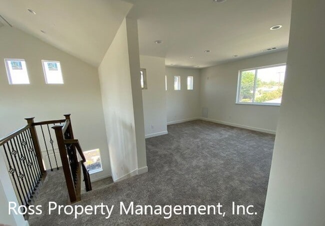 Building Photo - Immaculately Two Story Home Ready for Imme...