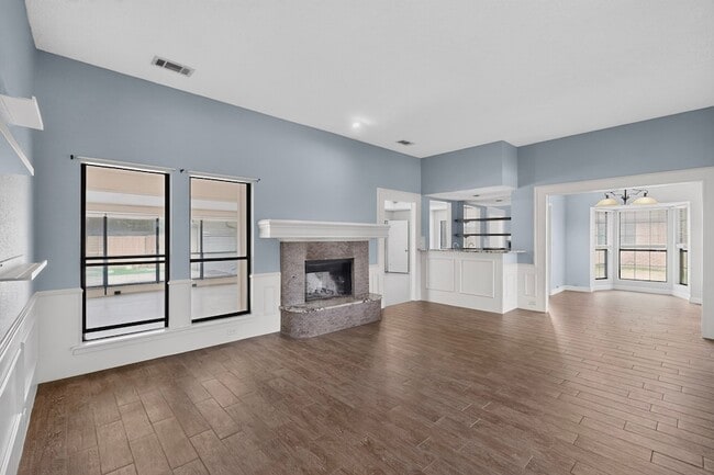 Foto del edificio - 1207 Mistywood Ln