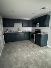 Building Photo - 2117 Pickerton Dr