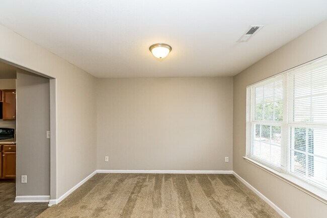 Foto del edificio - 1321 Lowenstein St